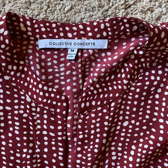 Collective concepts top, a burgundy/red color. Beautiful details. - Picture 2 of 4